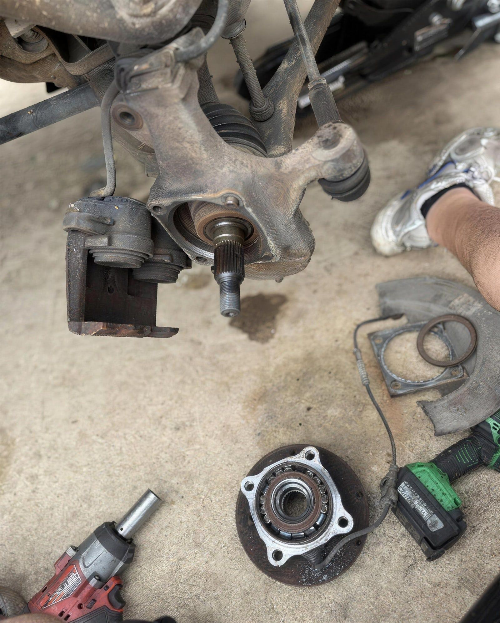 Wheel hub and suspension repair by H & H Auto LLC, mobile mechanic in Northwest Arkansas